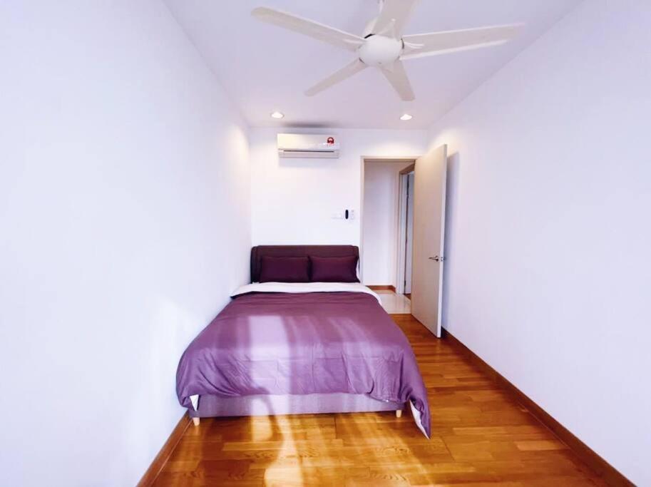 Promoconnected Train 2 Bedrooms - Above Mall Apartment