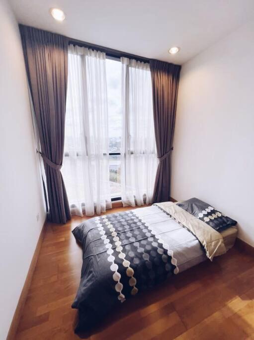 Apartment Promoconnected Train 2 Bedrooms - Above Mall *